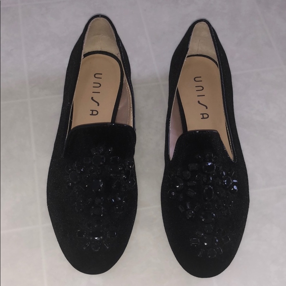 Black shoes